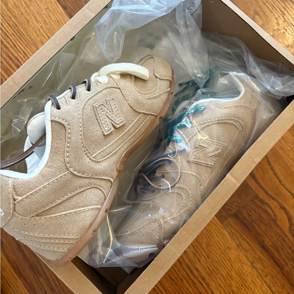 Sneakers